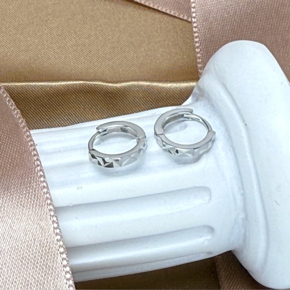 Silver Diamond Cut Hoops Earrings/Cartilage Hoops- 10mm Silver SH037 - Picture 6 of 8